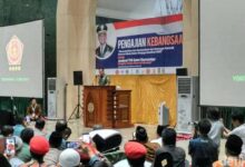 Wali Kota Pontianak, Kalimantan Barat, Edi Rusdi Kamtono melarang pesta kembang Api