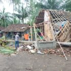 6 RUMAH HANCUR PORAK PORANDA DI TERJANG ANGIN PUTING BELIUNG