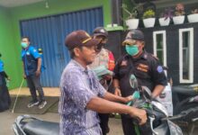 Desa Pangadegan Melakukan Giat Penyemprotan Cairan Disinfektan Serta Membagikan Masker