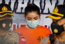 Seorang Artis yang termasuk kondang, di tangkap oleh kesatuan Polisi Polda Metro Jaya