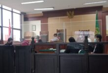 Akan kembali terulang tragedi tengah malam. Posting di sosmet tentang UU Omni buslaow kin kin anindia menyesal.