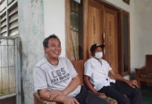 Ada sekitar 33 pegawai RT/RW dan jajaran Desa Sukadiri, sudah vaksinasi sekitar 95%