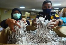 Industri SKT sebenarnya bukan buruh saja, tetapi juga usaha kecil lainnya yang menyediakan