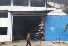 Pabrik penghasil stytyrofoam di kawasan Cikupa, terbakar. Amukan si jago merah