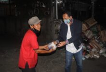 MARKISA Kejari Kota Tangerang Berbagi Sahur dengan Nasi Bungkus