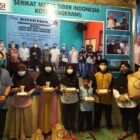 PWI Kota Tangerang Bersama SMSI dan Alfamart Berbagi Paket Sembako Kepada Anak Yatim menjelang Ramadhan.