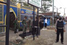 Penyekatan Jalur Mudik di Pertigaan Jembatan Renged diputar balik kendaraan yang tidak memenuhi protokol kesehatan.