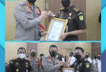 Kejaksaan Negeri Kota Tangerang di kasih penghargaan polres Bandara sutta. Atas kinerjaan terbaik.