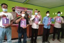 Penetapan dan pengundian Nomor urut Calon Kepala Desa dilaksanakan dengan tertib oleh panitia Pilkades