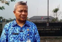 Camat Cisoka Terkesan Arogan di depan awak media, bahkan menantang laporkan ke Bupati