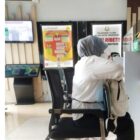 Heboh Kadinkes Sambangi Kejaksaan Kepala dinas kesehatan Kota Tangerang Ke kejaksaan bawa map di duga berisi dokumen penting.