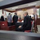 Sidang dagelan Farida di tuntut 9 bulan dalam perkara melanggar pasal 378kuhp