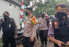 Warga yang tidak mampu dapat bantuan dari POLRI, dalam rangka program bedah rumah