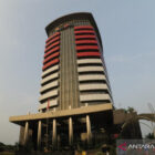 KPK akan terus membidik orang-orang yang akan korupsi. Kepada siapa lagi rakyat dapat berharap