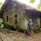 Sukarni (74) tinggal di Jayanti, Karena Miskinnya dan meratap kemiskinan