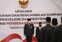 KPK terus berbena diri. Ketua Komisi Pemberantasan Korupsi (KPK) Firli Bahuri kembali mengukuhkan 78 penyelidik