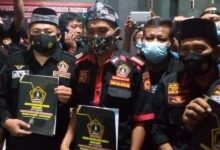 Organisasi Masyarakat (Ormas) PPBNI bersama DPC Dan PAC membagikan Sk Ranting Pasar kemis dan sumbangan anak yatim piatu