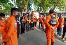PULUHAN PERSONIL SAR GABUNGAN DIKERAHKAN LANJUTKAN PENCARIAN ORANG TENGGELAM DI DANAU SUNTER
