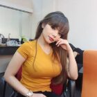Memang dasar perempuan, Gara-gara aksinya yang berbikini di pinggir jalan dan mempostingnya