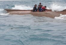 KAPAL NELAYAN TERBALIK DI PERAIRAN PULAU DAMAR, ENAM ABK SELAMAT DAN EMPAT ABK DALAM PENCARIAN TIM SAR GABUNGAN