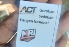 Polsek Kresek Pantau Pembagian Beras Dari MRI – ACT Kabupaten Tangerang di Stadiun Mini Desa Talok