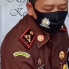 Demi kenyamanan masyarakat Kajari bersama Ketua DPRD sidak jalan taman Royal malam hari.