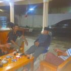 Malam – Malam Aipda Dedi Suhaedi Bhabinkamtibmas Desa Gunung Kaler” Blusukan” Sambangi Tokoh Kasepuhan