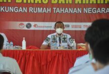 Kepala Rutan Berikan Pengarahan Kepada Jajaran Petugas Pelayanan Tahanan