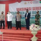 Kapolresta Tangerang Dampingi Wakapolda Banten Dalam Gelar Vaksinasi Merdeka di Ponpes Riyadhul Janah – Kresek