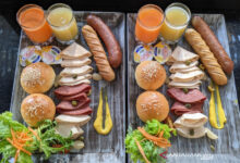 Para ibu-ibu senang sama kue bahkan menurut para ahli, bahwa 90% ibu-ibu orang indonesia suka sama roti