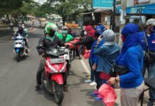 LINTAS KOMUNITAS CILEDUG TANGERANG KEMBALI GELAR AKSI BERBAGI DI TENGAH PANDEMI