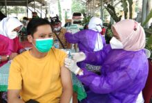 Masyarakat Nias Ikuti Vaksinasi Covid-19 di Gereja Gregorius Agung Tangerang