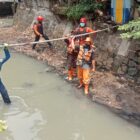 TIM SAR GABUNGAN LAKUKAN PENCARIAN REMAJA HANYUT DI ALIRAN KALI CIPINANG