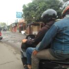 Penangan Jalan ruas dari RS. Melita sampai Desa Kayu Agung Lambat, sehingga pengendara bermotor pada jatuh