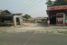 Jalan Irigasi Kawakasan Akong, Ruak berat dan becek berbauk