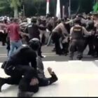 IRAL Polisi berseragam hitam hitam Banting Mahasiswa hingga Kejang-kejang saat Demo di Kantor Bupati Tangerang.