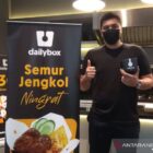 Masakan yang terkenal dan indah dan lezat itu tergantung pada racikan seseorang yang menyajikan
