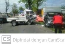 Sekitar pukul 10.00 Wib, mobil suzuki cery menabrak mobil Box pengiriman barang ke indomart