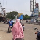 sekitar 300/bulan sepanduk, bermacam merek di duga tidak ada izin dari Pemkab