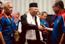 Polimik mulai terjadi. Ada beberapa pedukung tersebut disampaikan Yustinus menjawab pertanyaan media