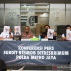 Syukur, syukur ketangkap, kalau bisa di tembak, kakinya