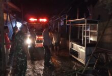 Kios pengilingan Bakso Samsul di Serang terbakar dan di lalap oleh Sijago merah