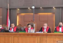 Akhirnya juga tiba saatnya Majelis Hakim Pengadilan Negeri Palembang, Sumatera Selatan menjatuhkan vonis