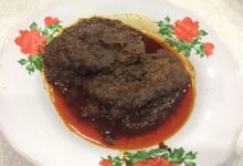 Masakan Padang yang di sebut Rendang ini adalah andalan dari Ny. Yanti Padang Mengimbau