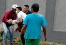 Saat Kolonel infantri Priyanto dibawa penyidik Polisi Militer di Bandara Sam Ratulangi untuk dibawa ke Jakarta.