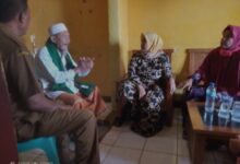 Oknum sekdes nikahi Aryati yang belum lepas udah”, di gruduk keluarga wanita.