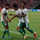 Indonesia hampir jebol di detik-detik terakir di hatam oleh singapura. Terus pihak tim singapura