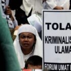 Aneh, di negeri mayoritas muslim ini, pengamat bisa bilang bahasa Arab ciri teroris