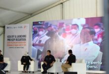 Karena UKM juga perlu ada bimbingan dari perusahaan pemerintah, baik perusahaan Daerah dan Pusat (BUMD dan BUMN)