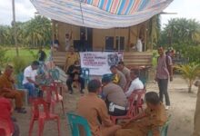 Gelar Pojok Pemilu 2024,Polsek Labuhan Ruku Ajak Masyarakat Saling Bertukar Informasi.